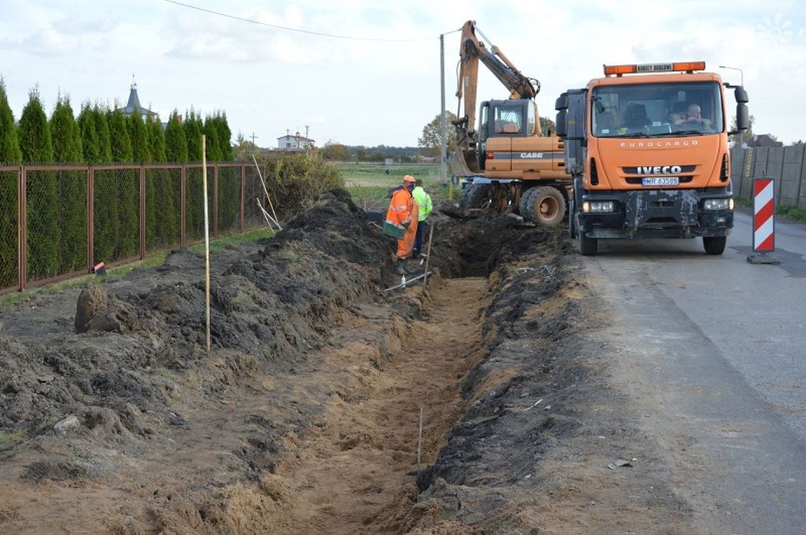 Jedlnia. Ruszyła budowa chodnika przy ul. Porannej Jedlnia. Ruszyła budowa chodnika przy ul. Porannej