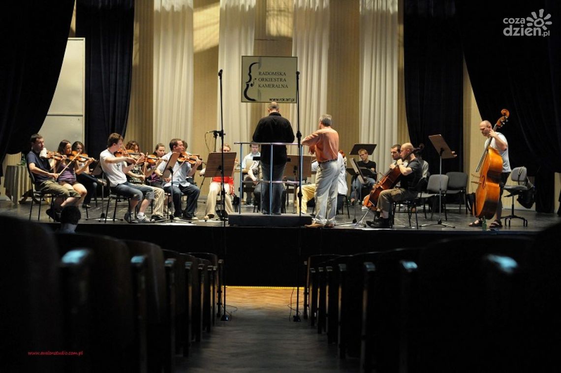 Jedna orkiestra i 10 dyrygentów!