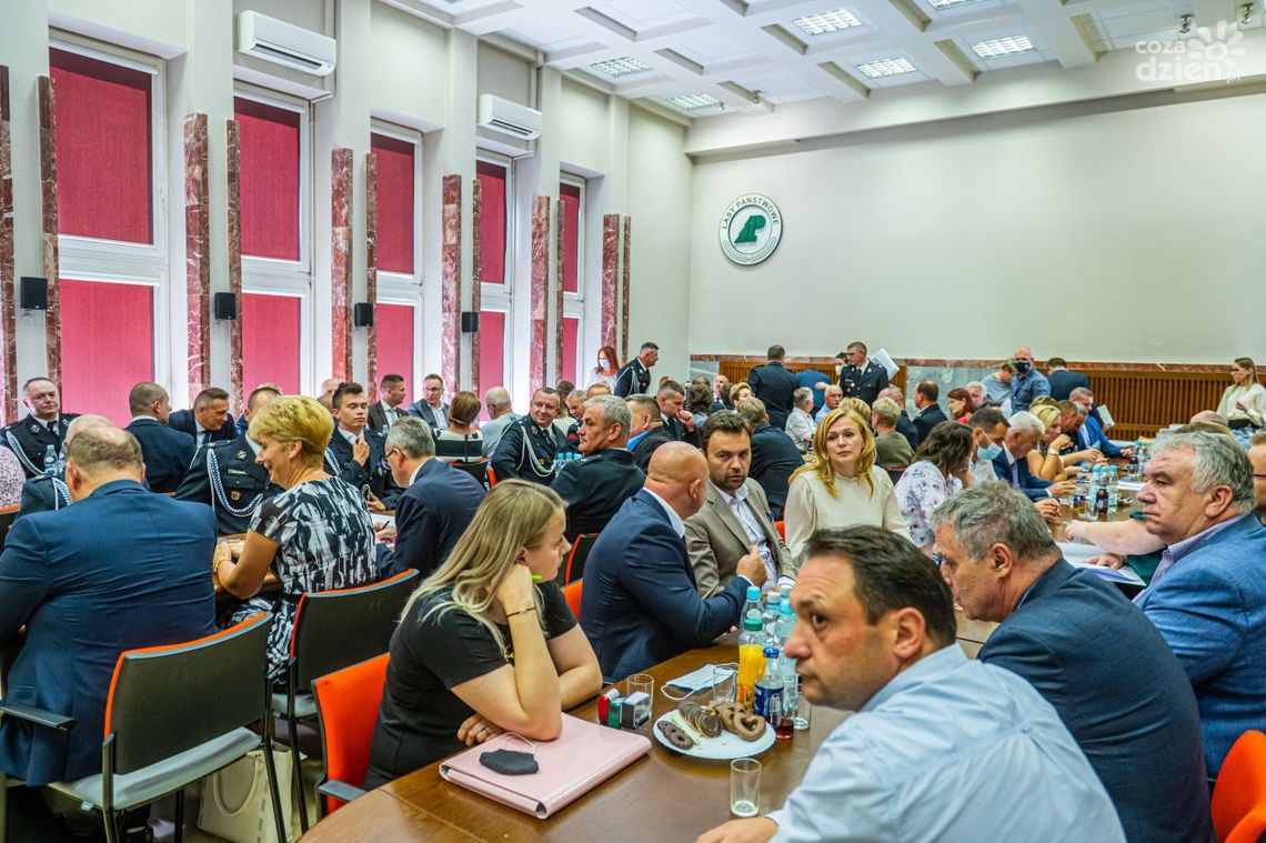 Jednostki Ochotniczej Straży Pożarnej oraz samorządy otrzymały dofinansowanie