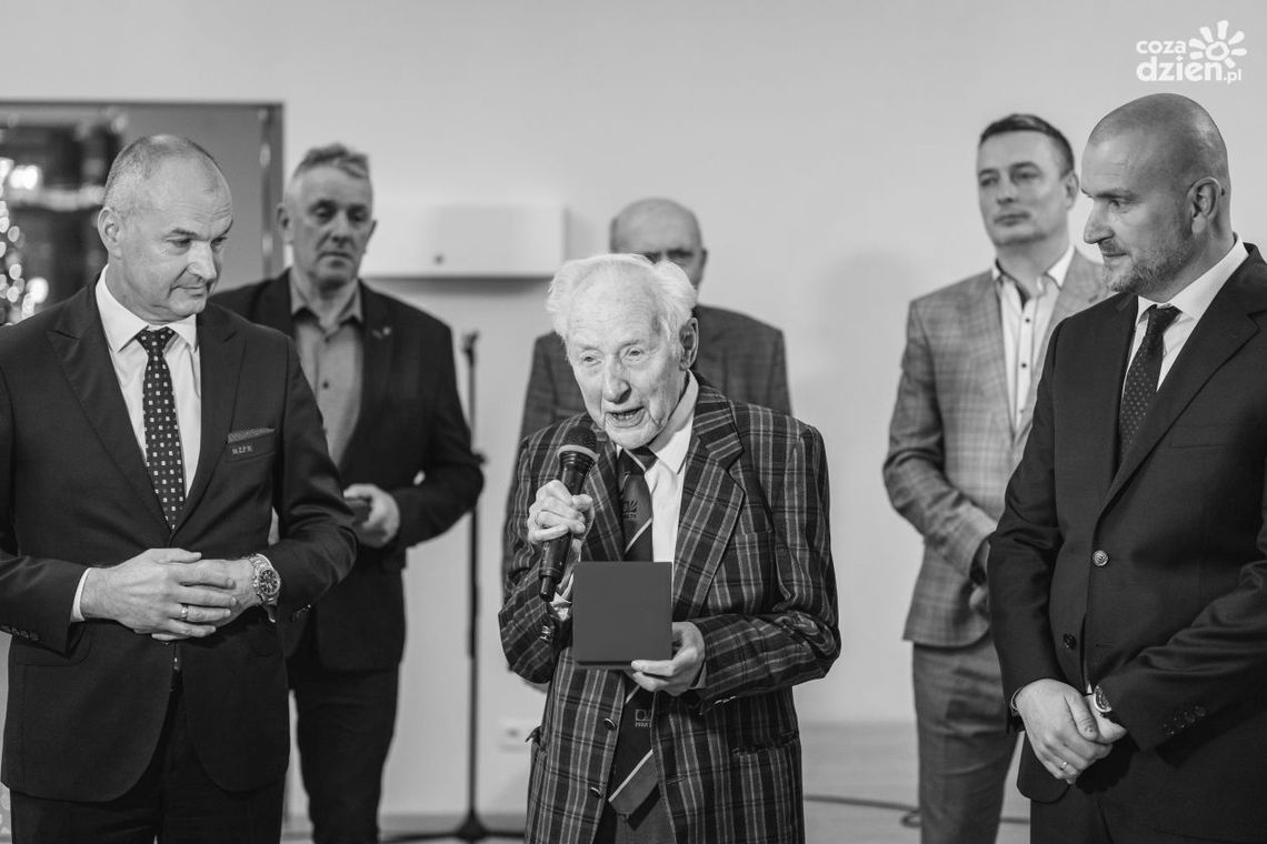 Jerzy Figas nie żyje. Wybitny działacz sportowy, dziennikarz miał 89 lat Jerzy Figas nie żyje. Wybitny działacz sportowy, dziennikarz miał 89 lat