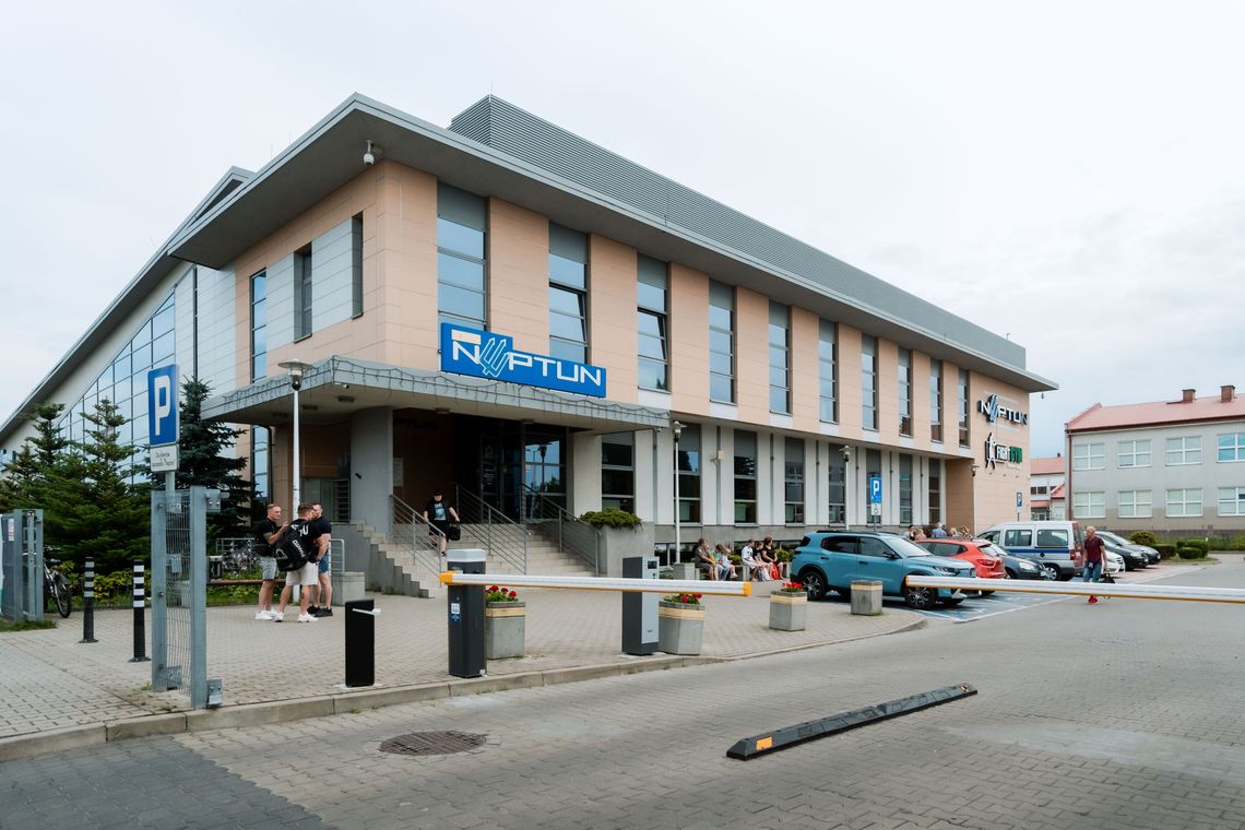 Jest reakcja MOSiR-u - parking przy Neptunie dla użytkowników basenu jednak bezpłatny!
