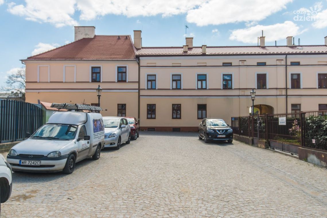 Jest taka ulica: Esterki Jest taka ulica: Esterki