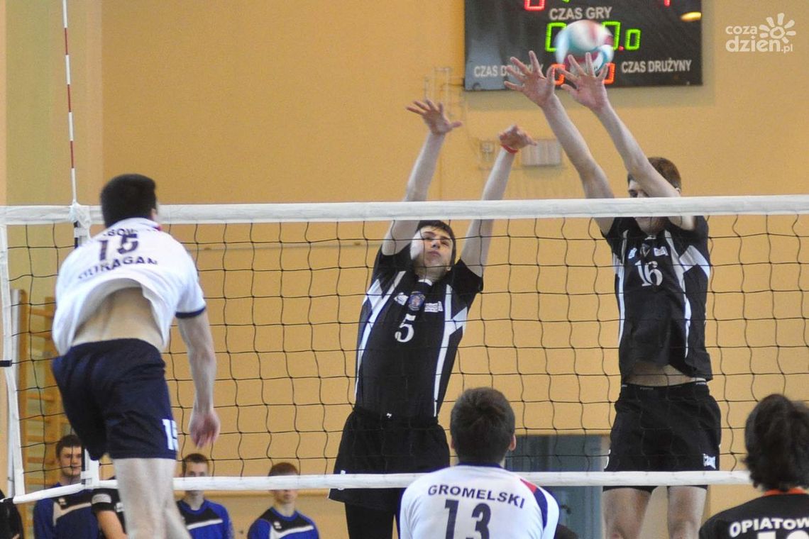 Kadeci Czarnych wygrali z Huraganem