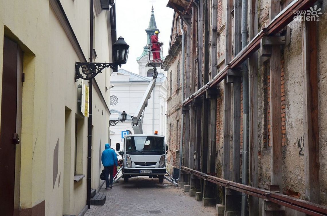 Kamienica "kominiarska" niszczeje!