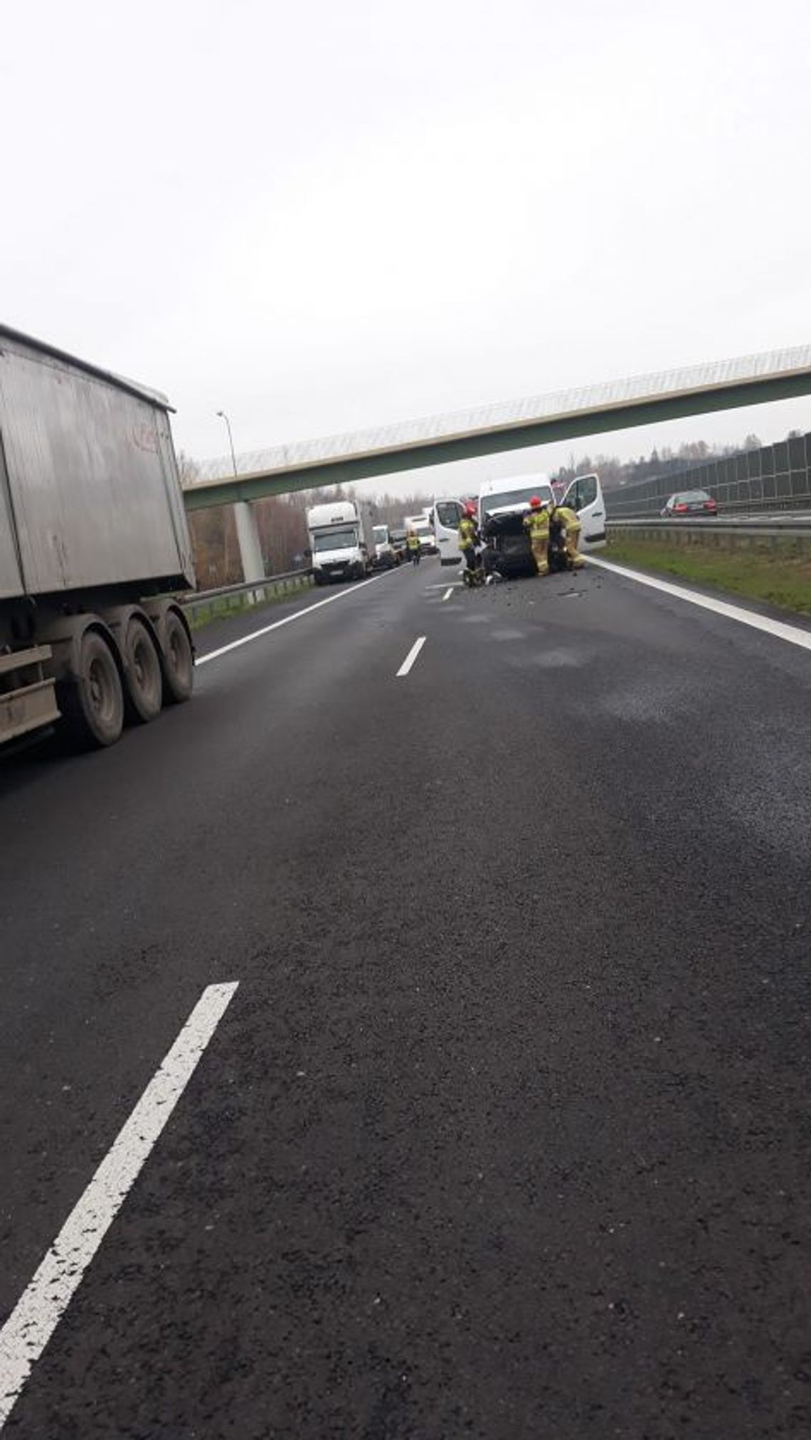 Karambol na trasie S7 w Lekarcicach Starych