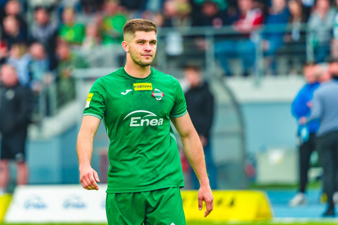 Karol Angielski wraca do Ekstraklasy. Były napastnik Radomiaka zagra w Pogoni