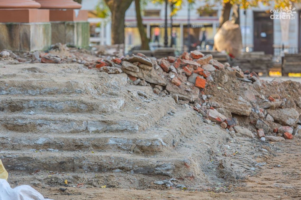 Katakumby pod schodami kościoła garnizonowego 