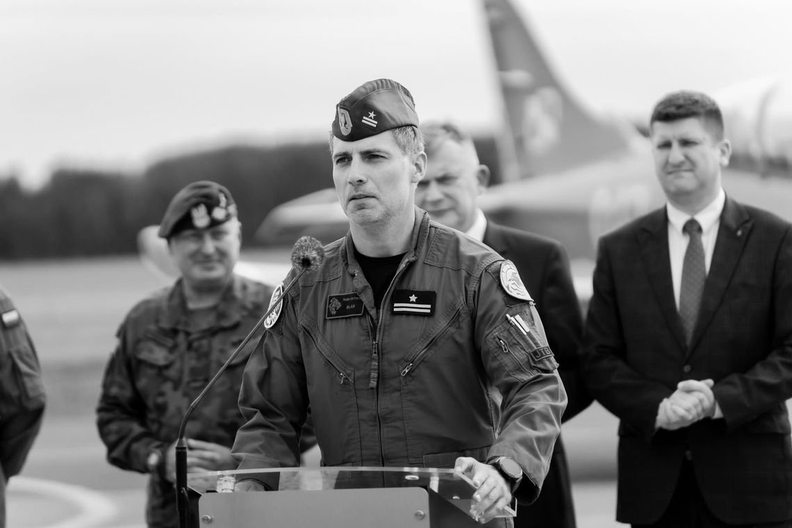 Katastrofa F-16 w czasie prób do Air Show 2025 - pilot major Maciej "Slab" Krakowian nie przeżył Katastrofa F-16 w czasie prób do Air Show 2025 - pilot major Maciej "Slab" Krakowian nie przeżył