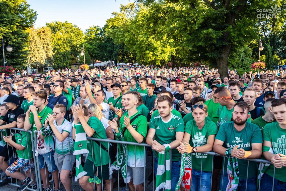 Kibice wspólnie obejrzą mecz Radomiaka z Koroną! Telebim stanie na Placu Jagiellońskim