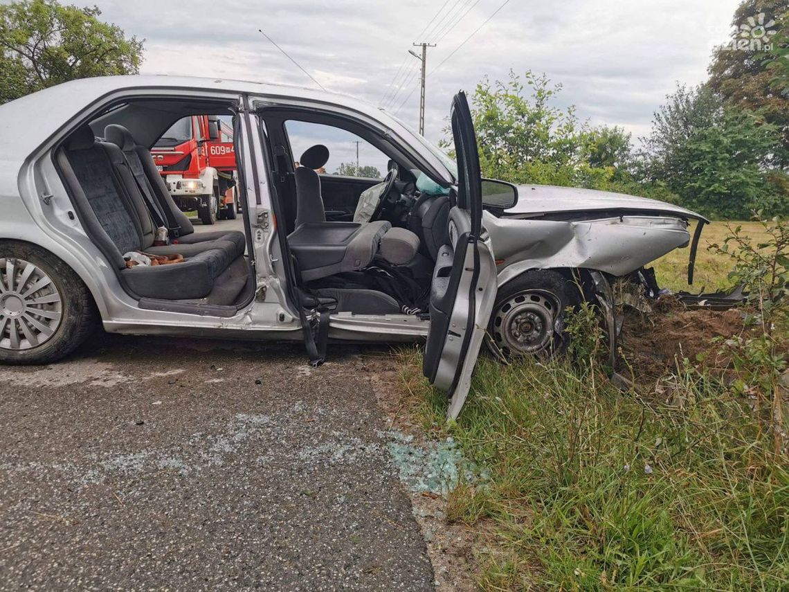 Kierowca i pasażer pijany. 19-latka w szpitalu Kierowca i pasażer pijany. 19-latka w szpitalu
