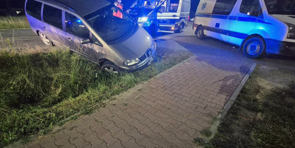 Kierowca miał 4,5 promila. Policjantom mówił, żeby dali mu spokój, bo jedzie do sklepu