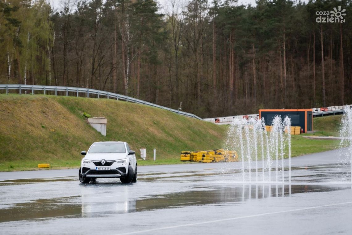 Kierowco, zapisz się na bezpłatne szkolenie z doskonalenia techniki jazdy