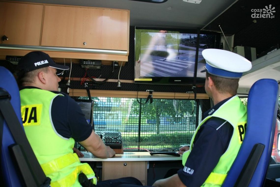 Kierowcy i piesi łamią przepisy. Posypały się mandaty