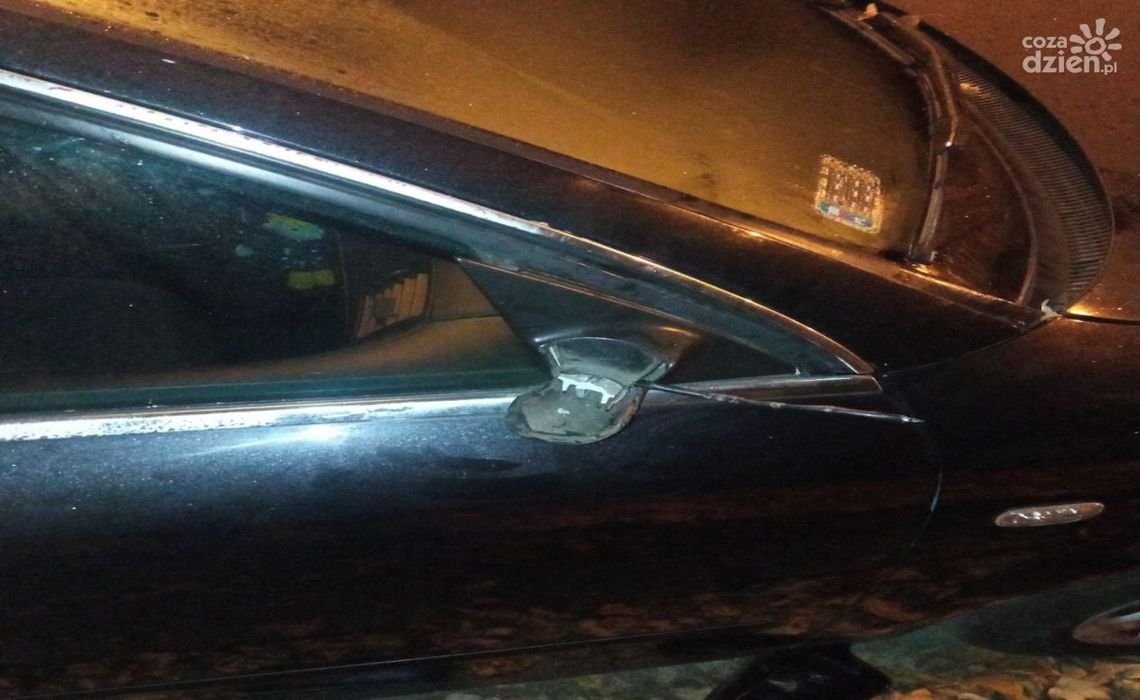 Kilkanaście zniszczonych aut na XV-leciu 