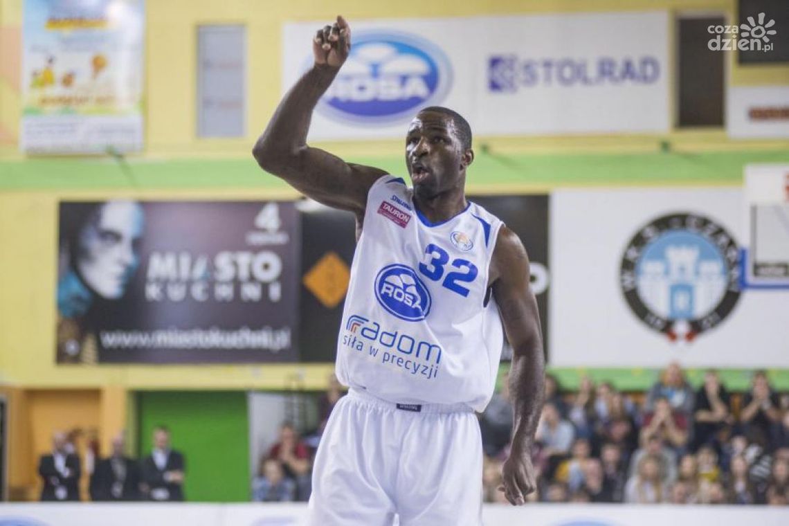 Kim Adams zostaje w Rosie