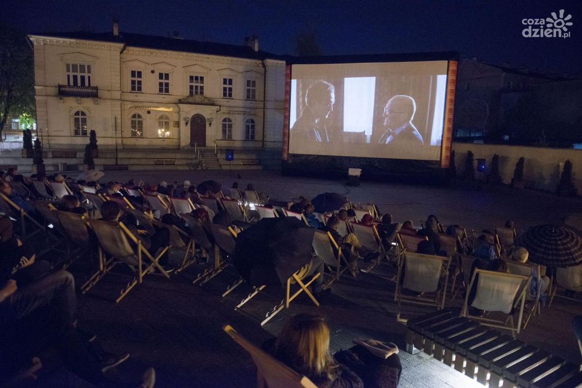 Kino na leżakach – "Carte Blanche"