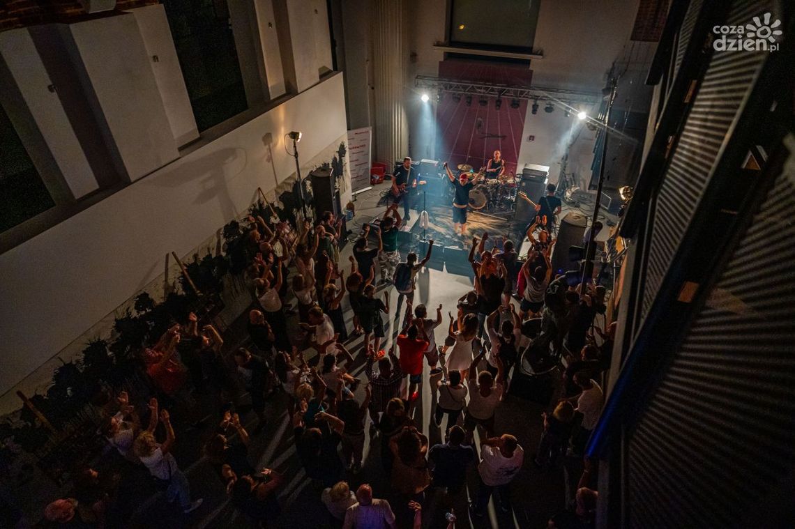 Kino plenerowe i koncerty w Elektrowni 
