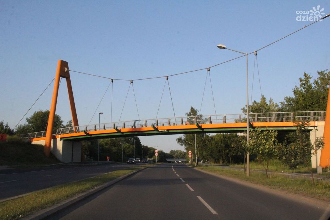 Kładka do naprawy, ale jest bezpieczna