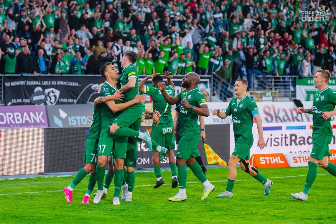 Klątwa Warty zdjęta. Radomiak Radom wygrał i utrzymał się w PKO Ekstraklasie!