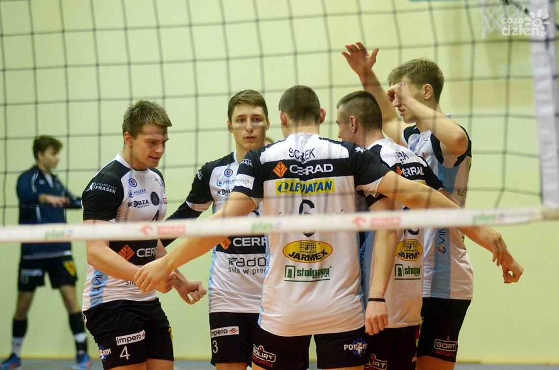 Klęska młodych siatkarzy