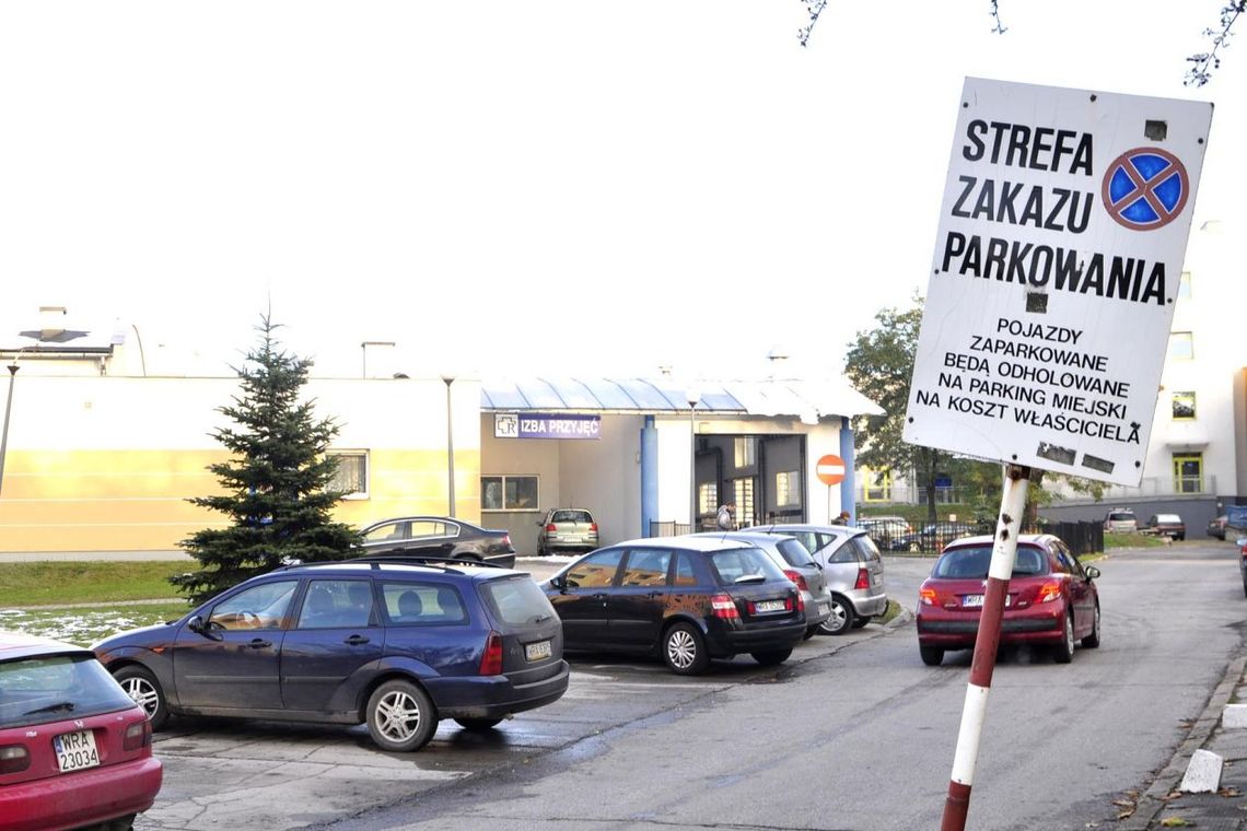 Kogo denerwuje opłata za parking przy szpitalu? Kogo denerwuje opłata za parking przy szpitalu?