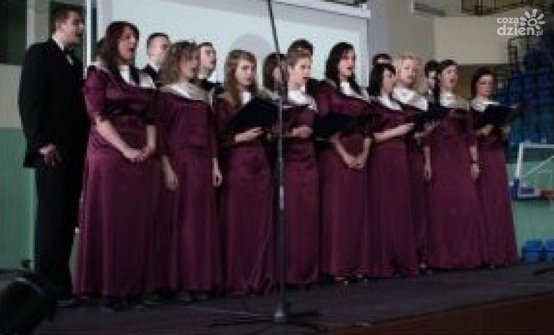 Kolędy i Pastorałki w wykonaniu chóru akademickiego