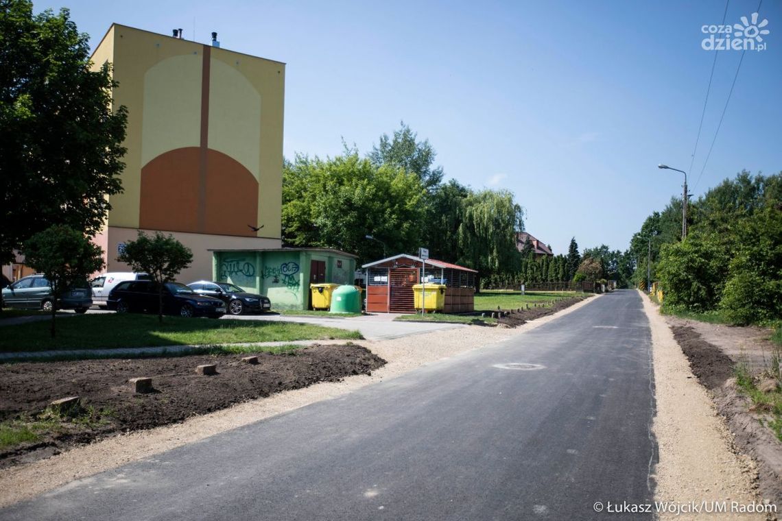 Kolejna droga w ramach Radomskiego Programu Drogowego utwardzona Kolejna droga w ramach Radomskiego Programu Drogowego utwardzona
