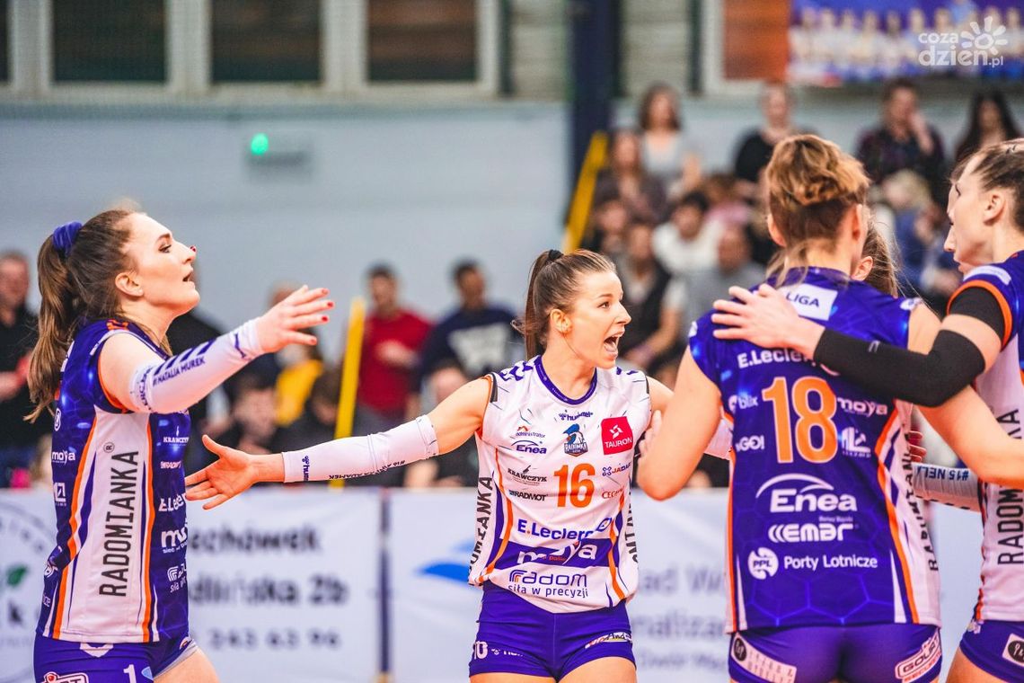 Kolejna siatkarka żegna się z Moya Radomką Lotnisko Radom Kolejna siatkarka żegna się z Moya Radomką Lotnisko Radom