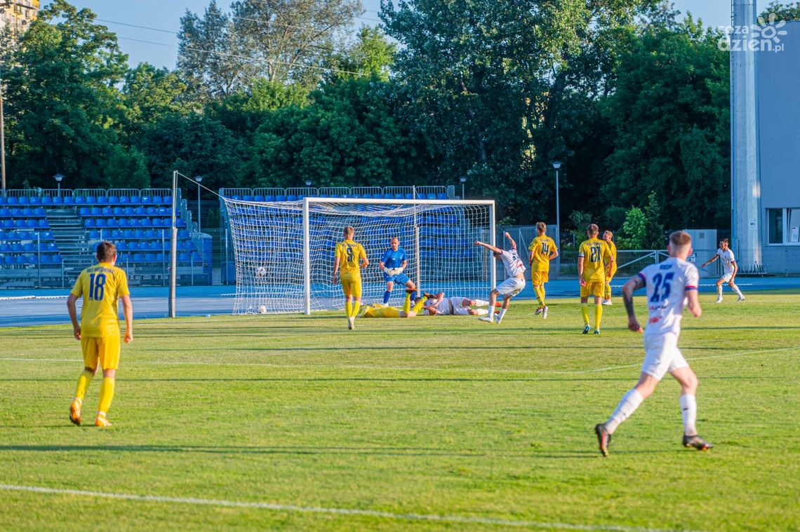 Kolejne dobre wieści dla Broni. Znicz i Olimpia w 2. lidze Kolejne dobre wieści dla Broni. Znicz i Olimpia w 2. lidze