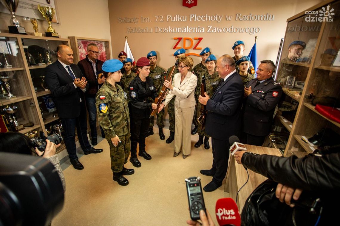 Kolejne karabinki trafiły do Szkół ZDZ w Radomiu Kolejne karabinki trafiły do Szkół ZDZ w Radomiu
