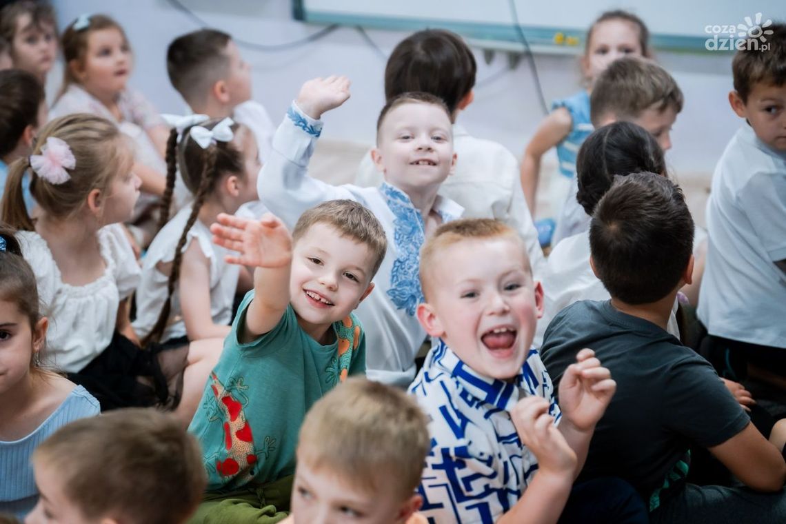 Kolejne przedszkolaki są widoczne i bezpieczne