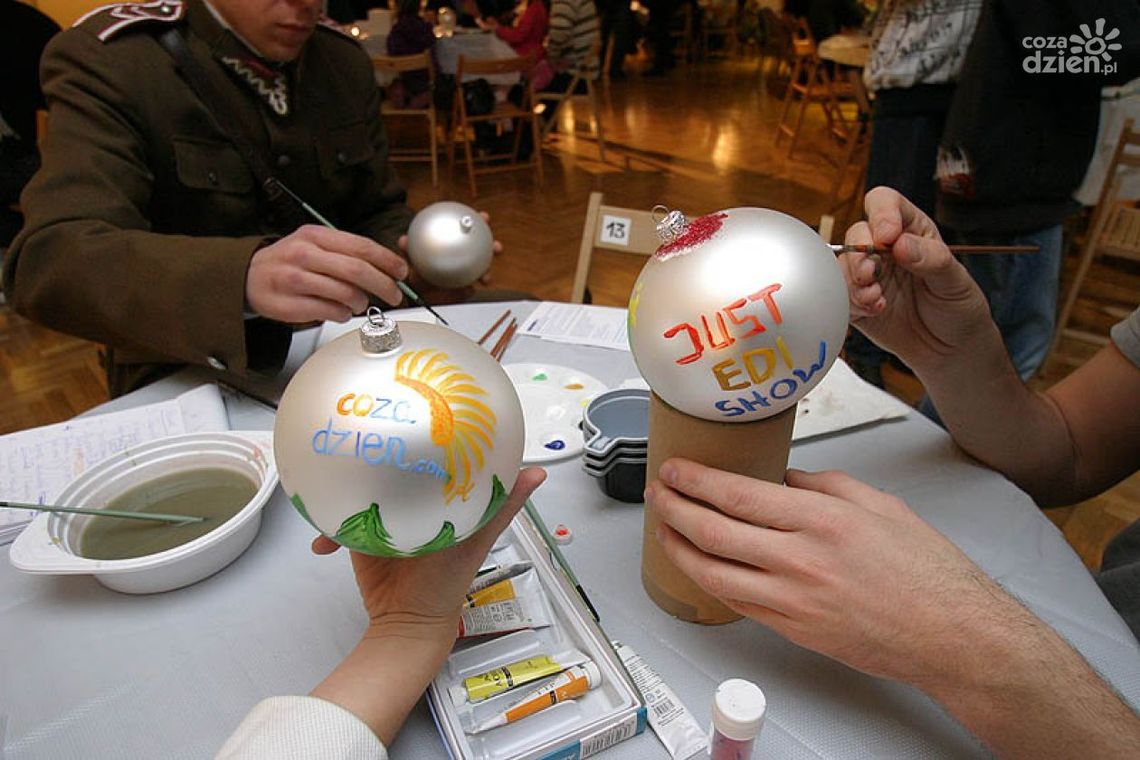 Kolejny raz pomalują bombki