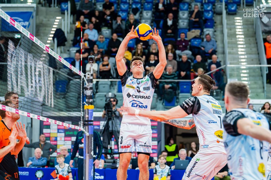 Kolejny zawodnik poza Czarnymi. Wiktor Nowak żegna się z klubem z Radomia