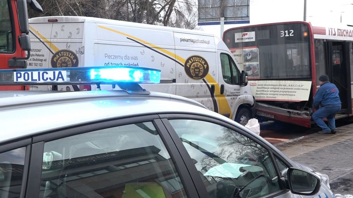 Kolizja na Okulickiego. Jedna osoba poszkodowana