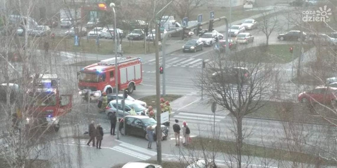 Kolizja na skrzyżowaniu ulic Chrobrego i Rapackiego