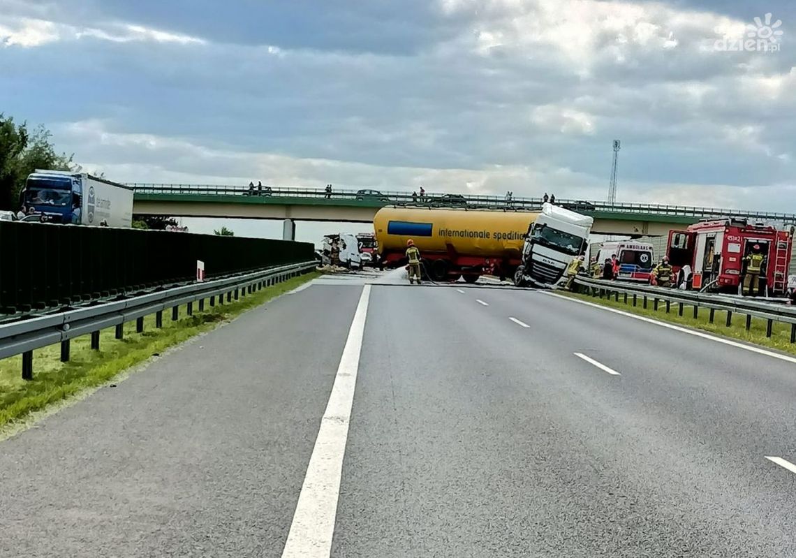 Kolizja na trasie S7 w kierunku Warszawy. Są duże korki! 
