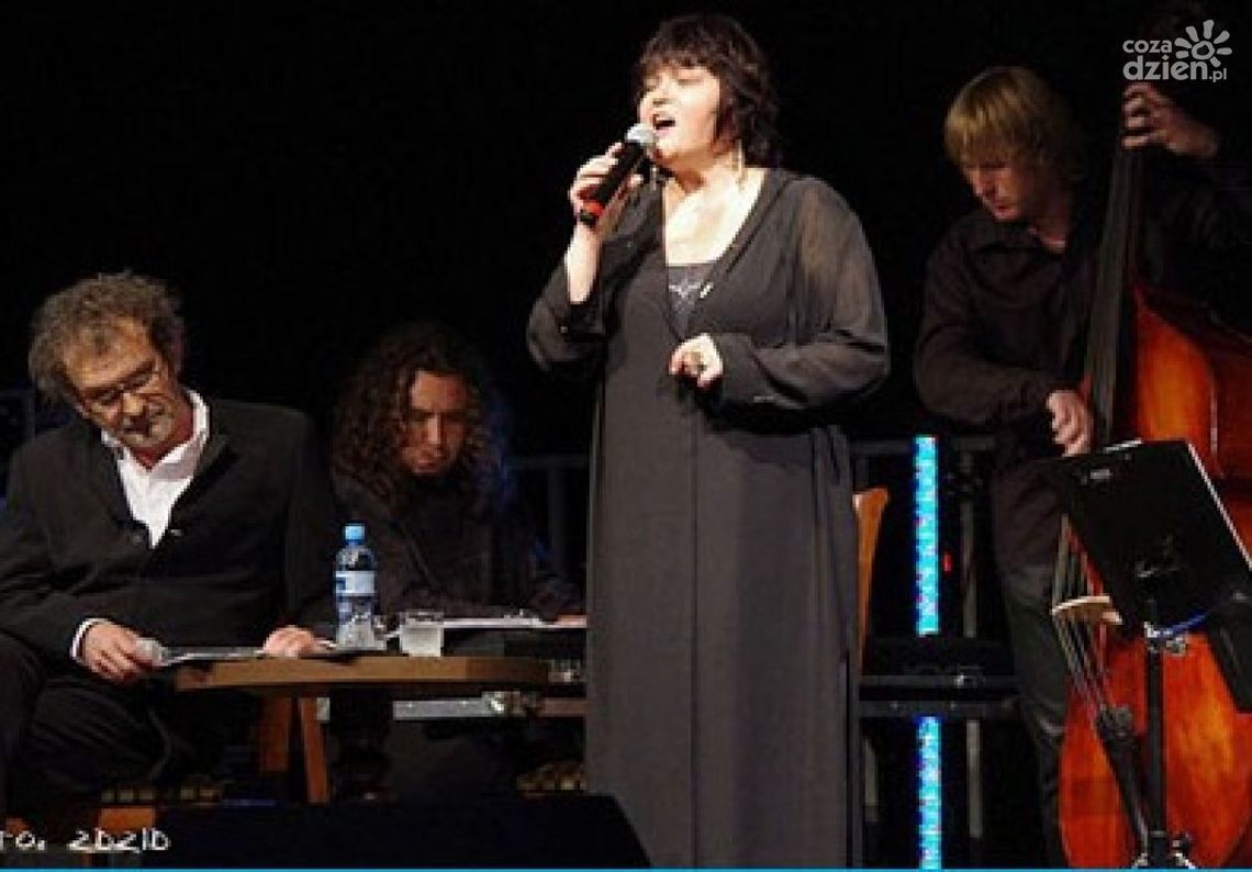 Koncert Elżbiety Adamiak w "Łaźni" Koncert Elżbiety Adamiak w "Łaźni"