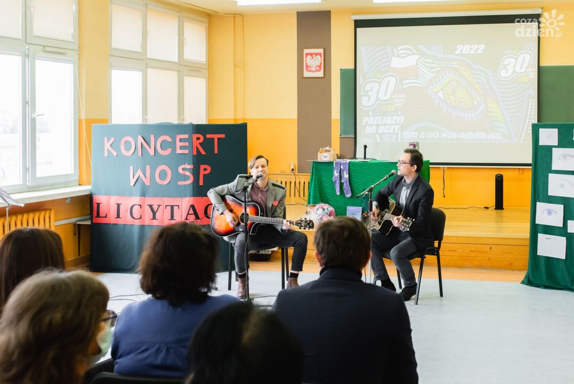 Koncert i licytacje WOŚP w XII LO (zdjęcia) Koncert i licytacje WOŚP w XII LO (zdjęcia)