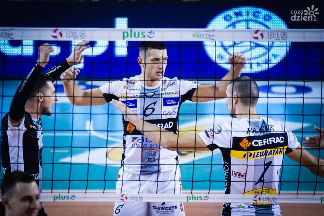 Koncert na bloku i wygrana Czarnych!