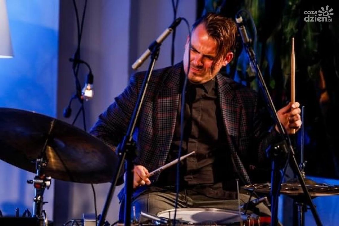 Koncert on-line Qby Janickiego