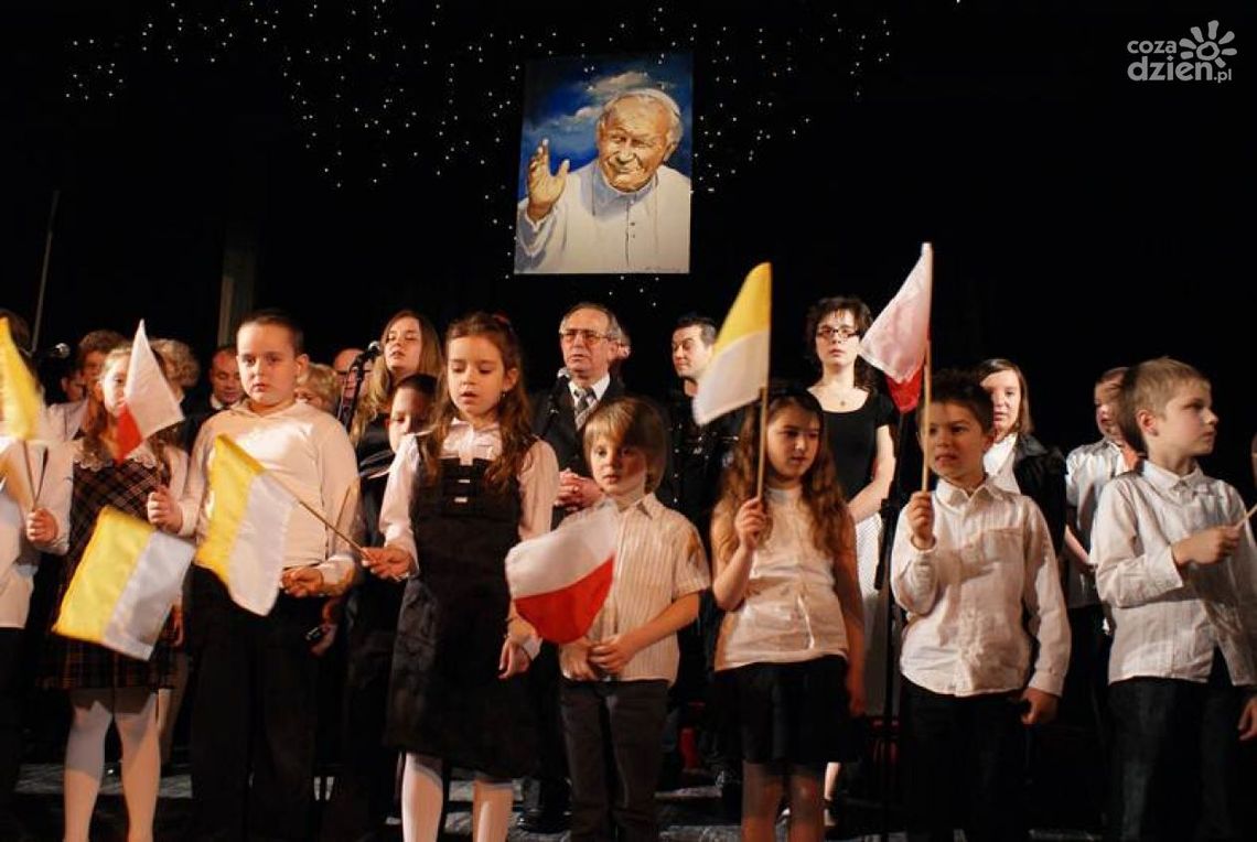 Koncert Poezji i Pieśni "Totus Tuus"