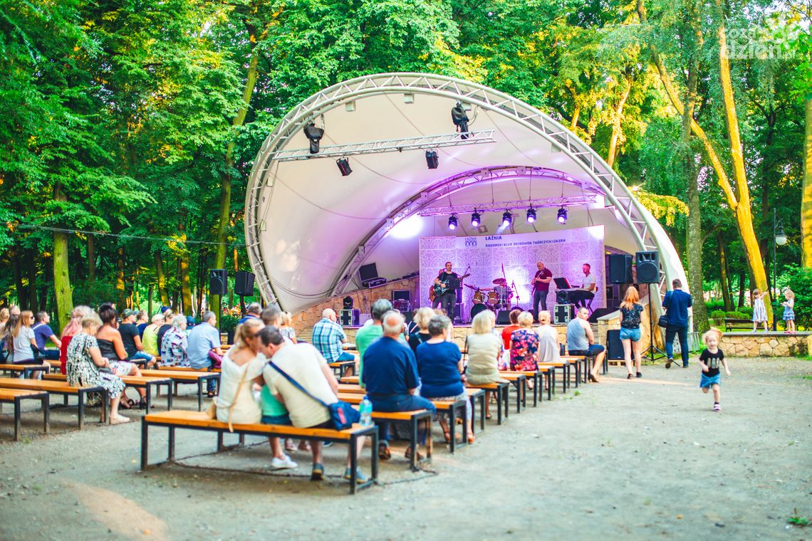 Koncert zespołu Nicponie...połączony z potańcówką miejską Koncert zespołu Nicponie...połączony z potańcówką miejską