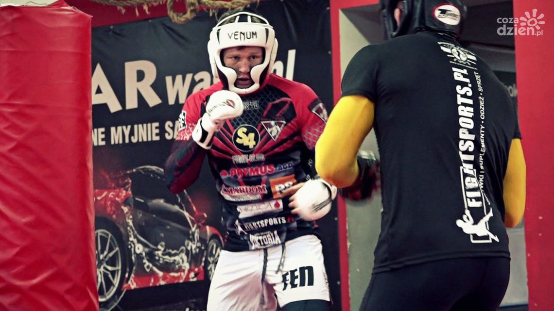Końcowe odliczanie do kolejnej walki "Złotego" w MMA! Końcowe odliczanie do kolejnej walki "Złotego" w MMA!