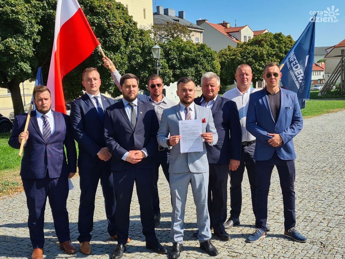 Konfederacja: PiS chce przegłosować ustawę Bezkarność+