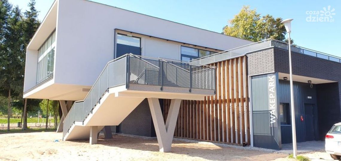 Koniec budowy Wodnego Placu Zabaw nad Stawem Górnym 