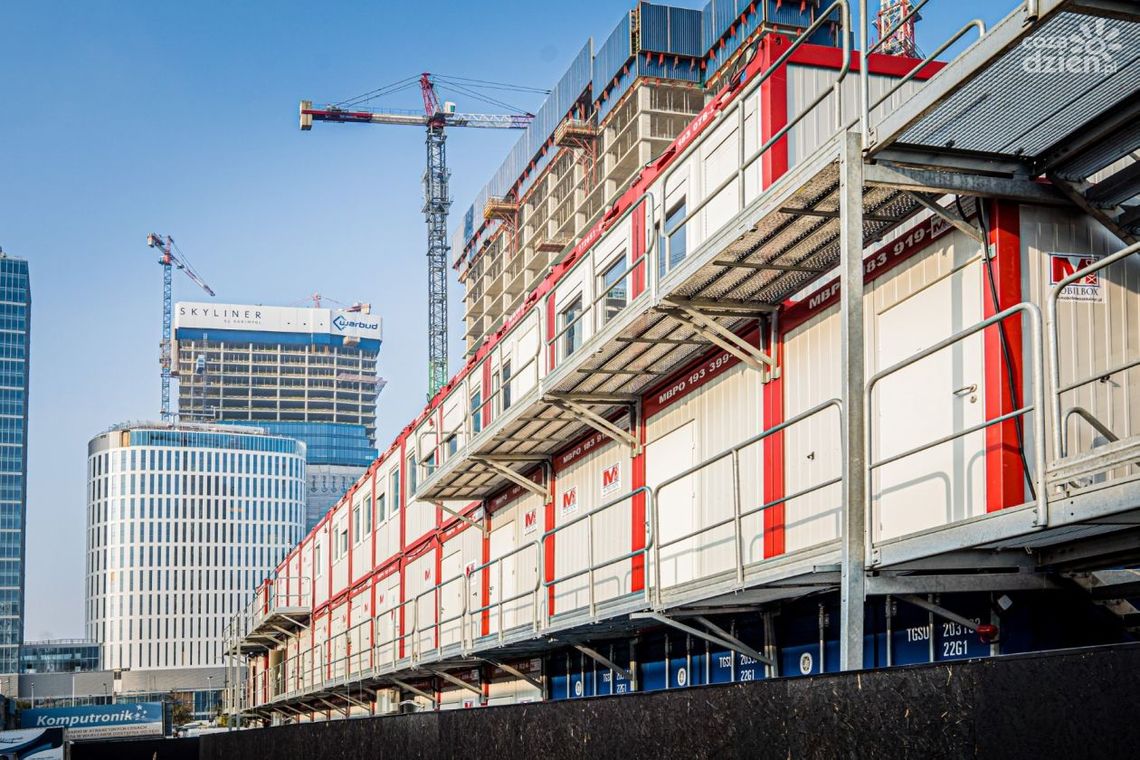 Kontener biurowy - dlaczego tworzenie biur w kontenerach to dobre rozwiązanie? Kontener biurowy - dlaczego tworzenie biur w kontenerach to dobre rozwiązanie?