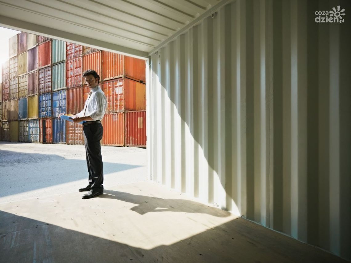 Kontenery biurowe – gdzie się przydadzą i jakie są ich zastosowania?