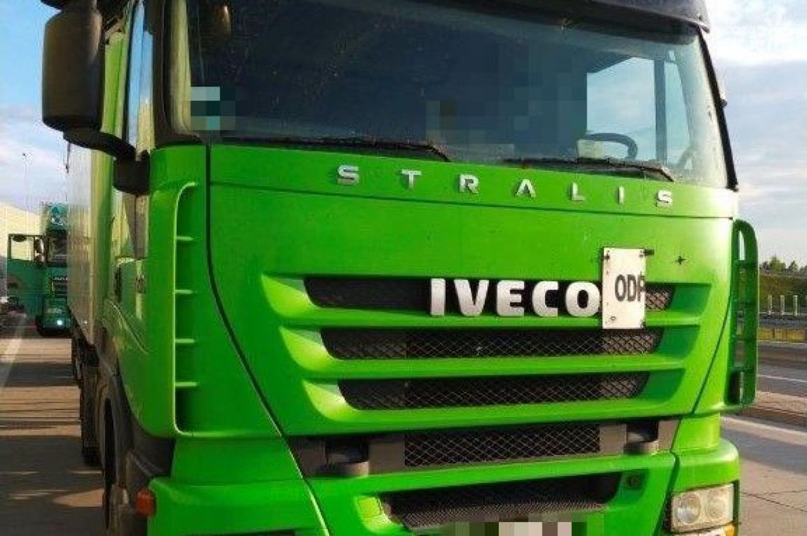 Kontrola ITD. Lusterko na taśmie klejącej