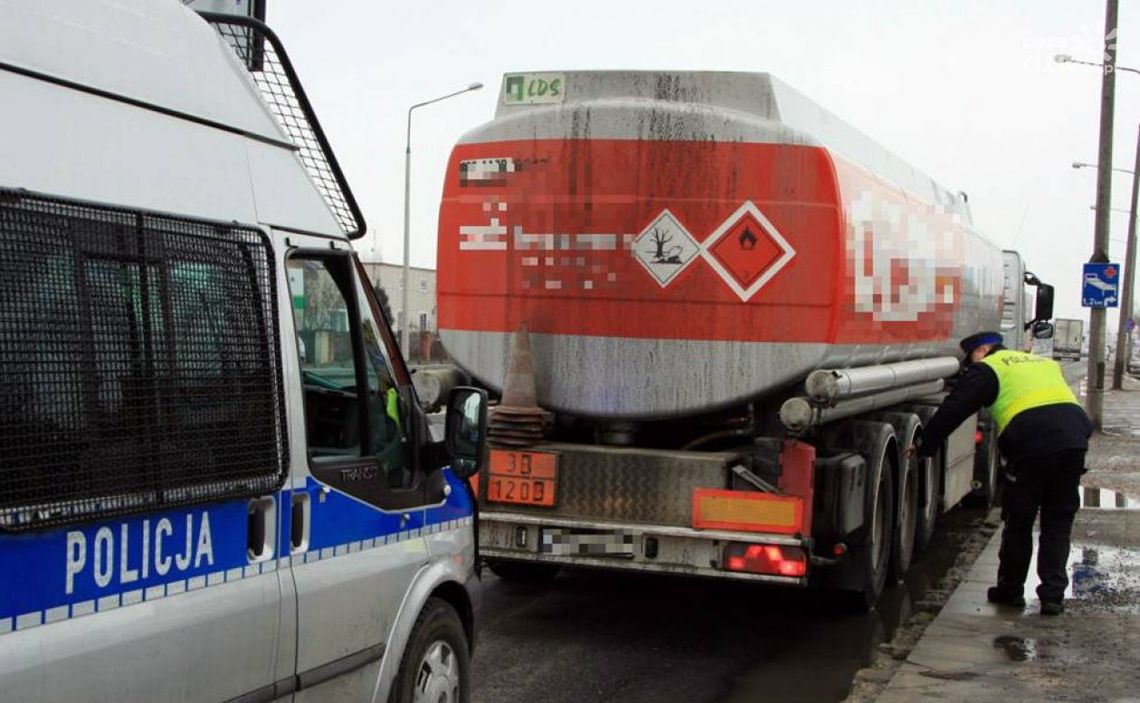 Kontrolowali cysterny z niebezpiecznymi substancjami