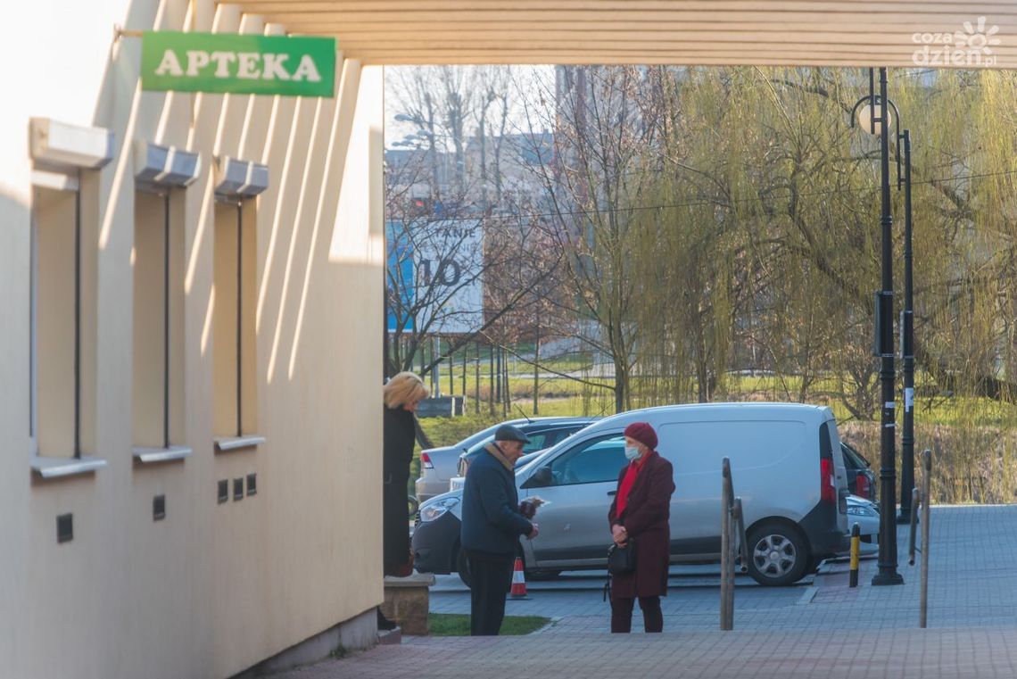 Koronawirus. 324 przypadki i osiem zgonów